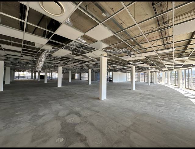 1,098M² OFFICE TO LET IN ECO PARK ESTATE